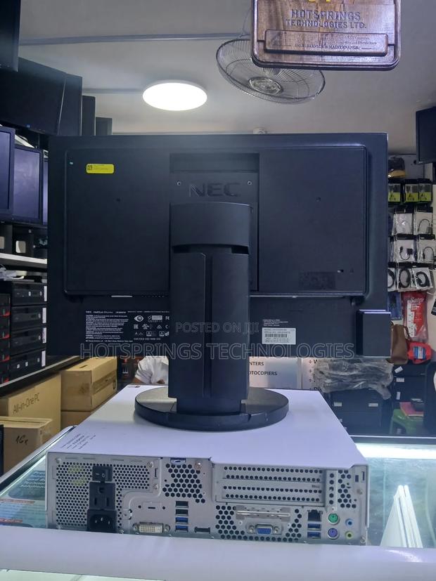 Desktop Computer Fujitsu Esprimo P558 8GB Intel Core i3 SSD 256GB - thumbnail 4