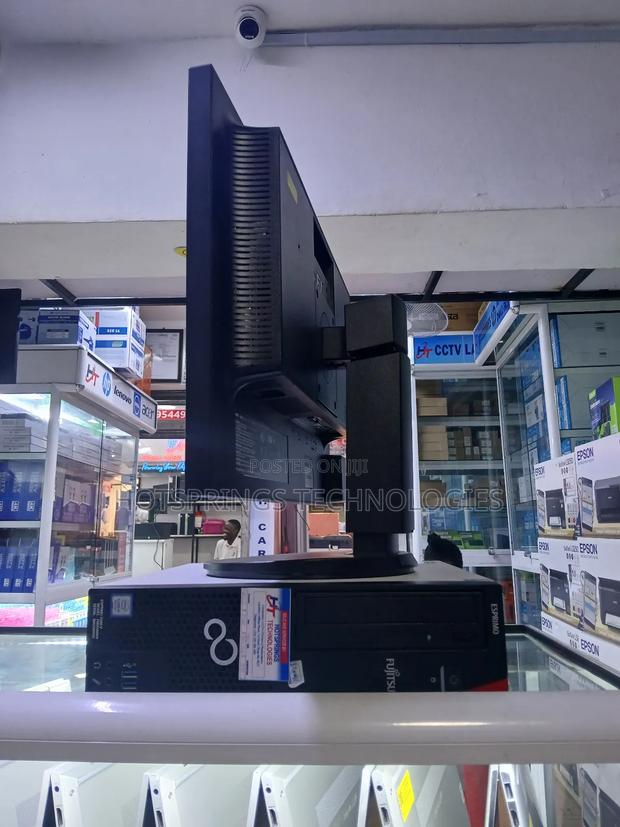 Desktop Computer Fujitsu Esprimo P558 8GB Intel Core i3 SSD 512GB - thumbnail 2