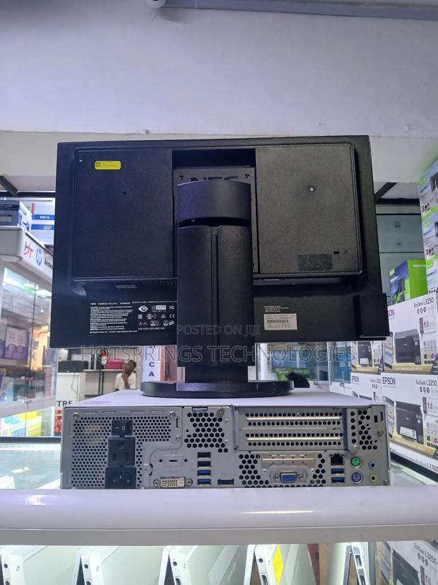 Desktop Computer Fujitsu Esprimo P558 8GB Intel Core i3 SSD 512GB - thumbnail 3