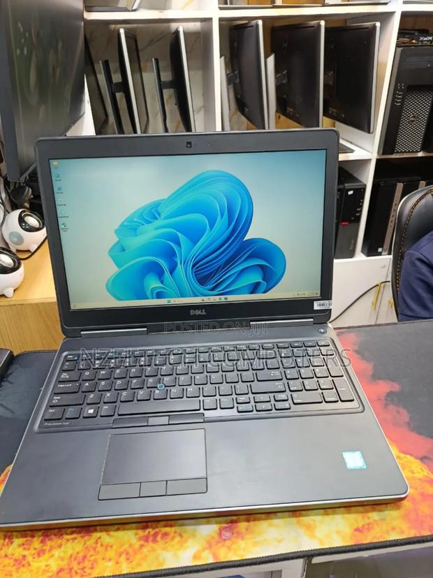 Laptop Dell Precision 7520 16GB Intel Core I7 SSD 256GB - thumbnail 4