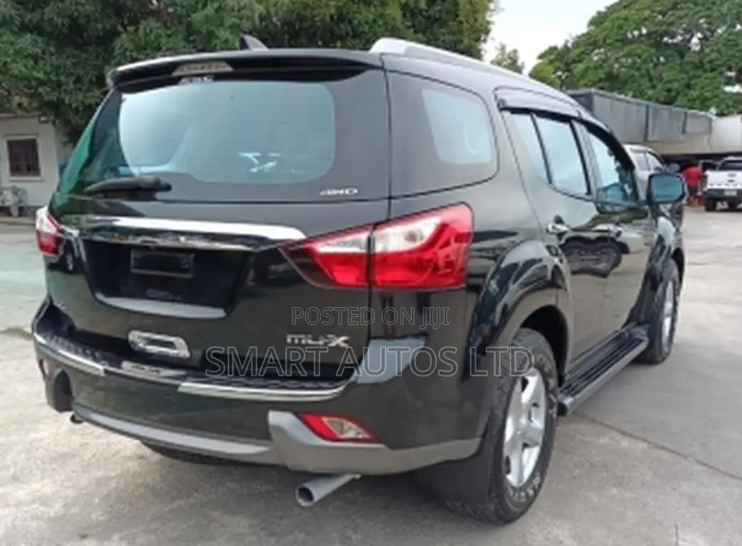 Isuzu MU-X 3.0 Ddi VGS 2015 Black