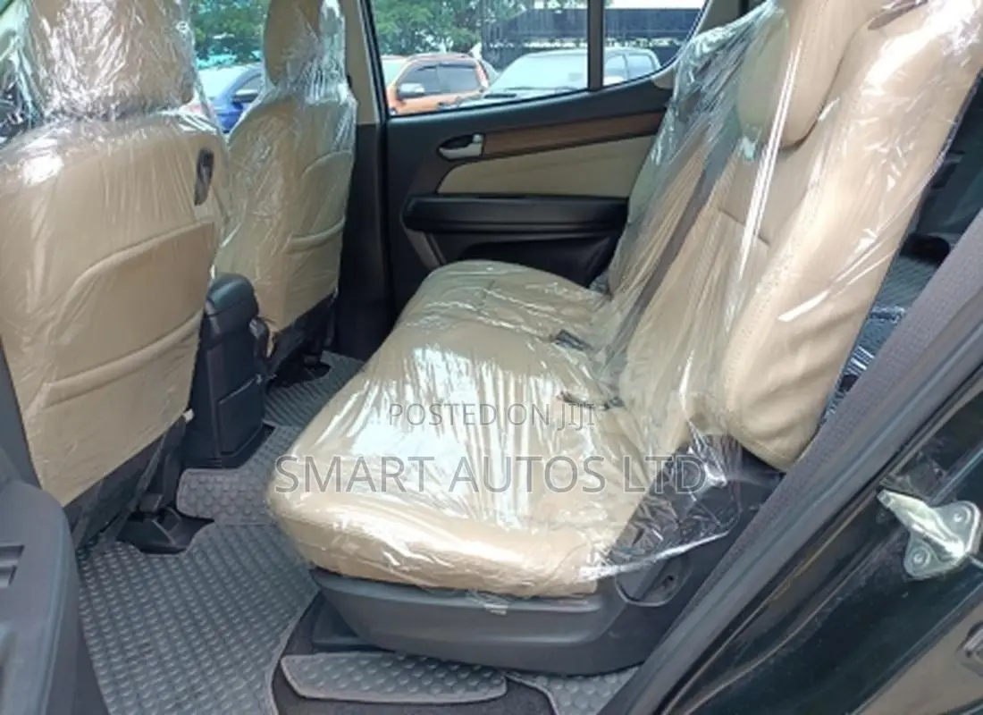 Isuzu MU-X 3.0 Ddi VGS 2015 Black