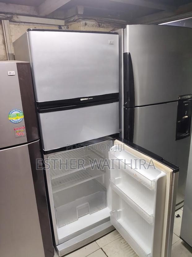 Three Doors Lg Fridge Well Maintained - thumbnail 3