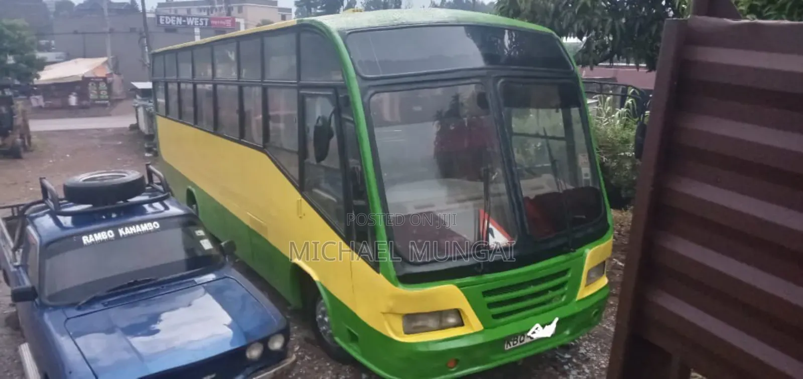 Isuzu FRR 2011 Yellow
