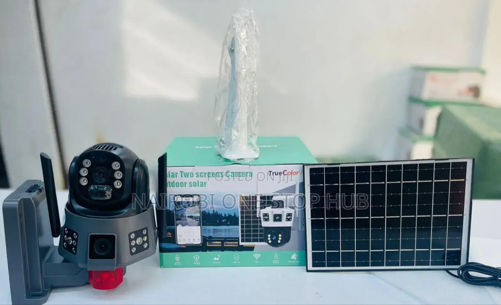 Solar 4g Two-Screens Outdoor PTZ Security Camera.