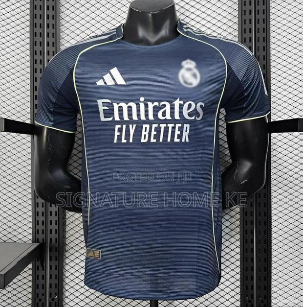 Real Madrid Player Version Jersey 2025-2026 - thumbnail 3