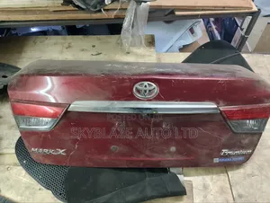 Toyota Mark X Boot