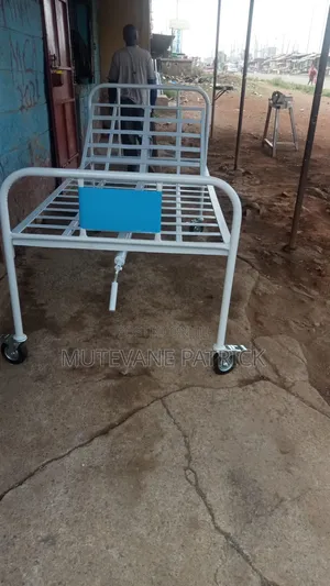 Local Hospital Bed(Single Crank With Castors)