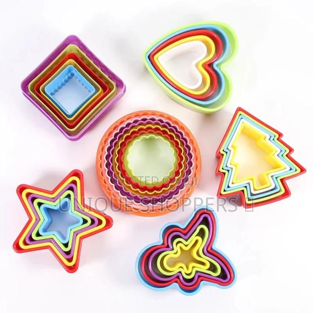 Plastic Cookies / Biscuits Cutter – 5pcs Set
