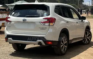 Subaru Forester 2018 White