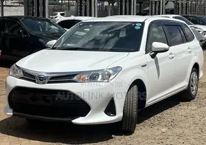 Toyota Corolla Fielder 1.5 Hybrid FWD 2018 White