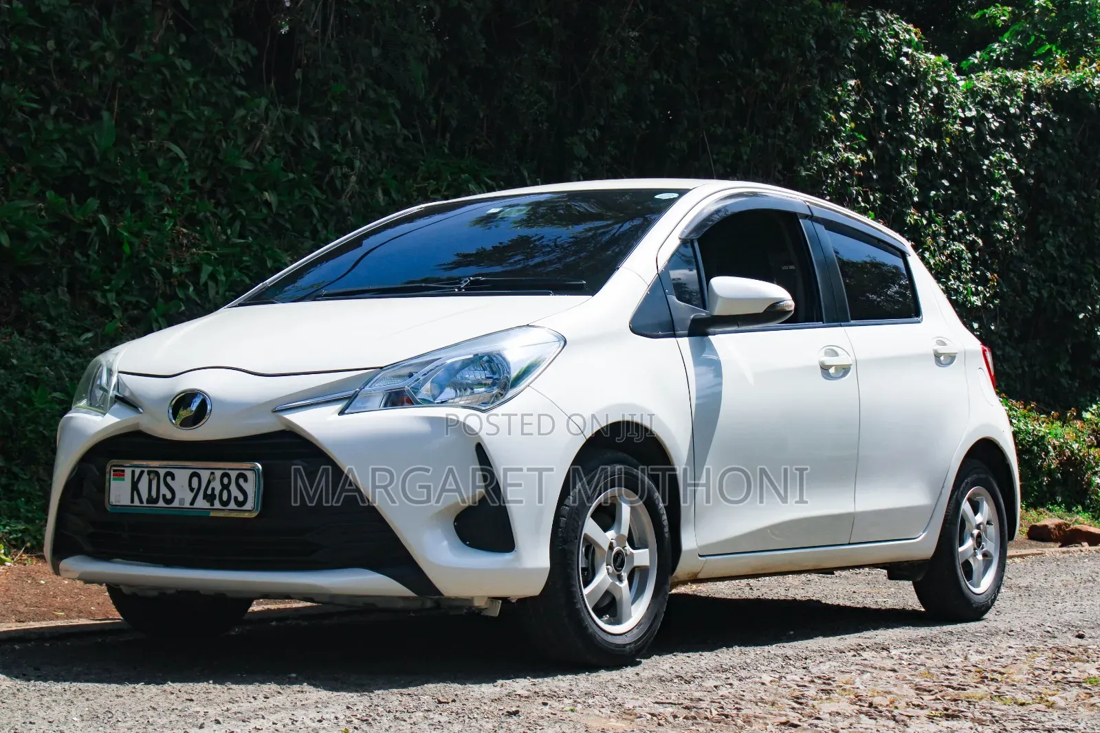 Toyota Vitz 2017 White