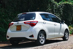 Toyota Vitz 2017 White