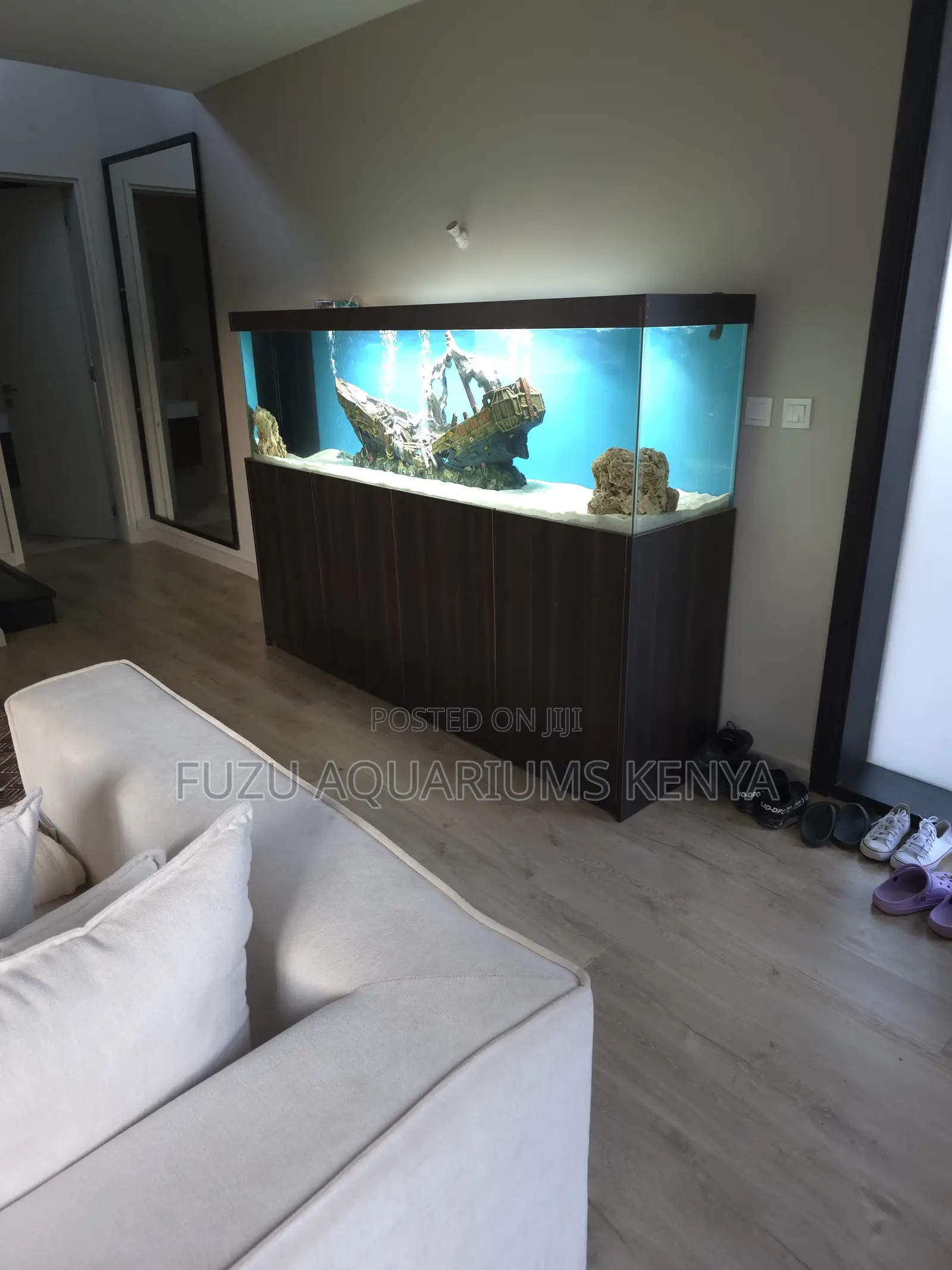 Ready-to-Go Luxury Aquarium + Cabinet – Zero Hassle!