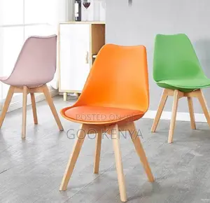 Home Chair; Wooden Frame Padded Chair for Restaurants and Coffee Rooms