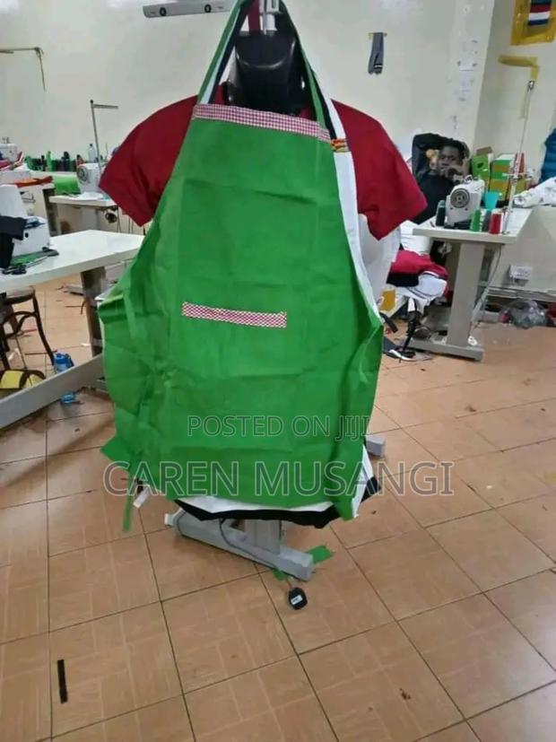 Durable Kitchen Apron - thumbnail 3