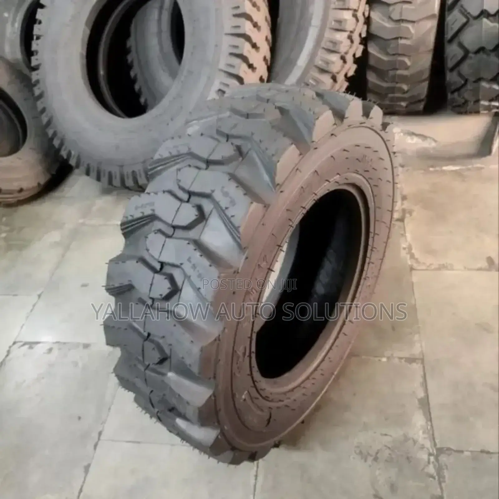 19.5l-24 Red Lion Tyres – Heavy Duty High Traction | Tyre Xperts