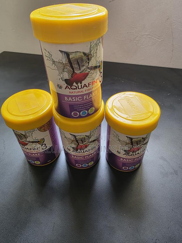Premium Fish Flakes – Nourishment for Happy Fish