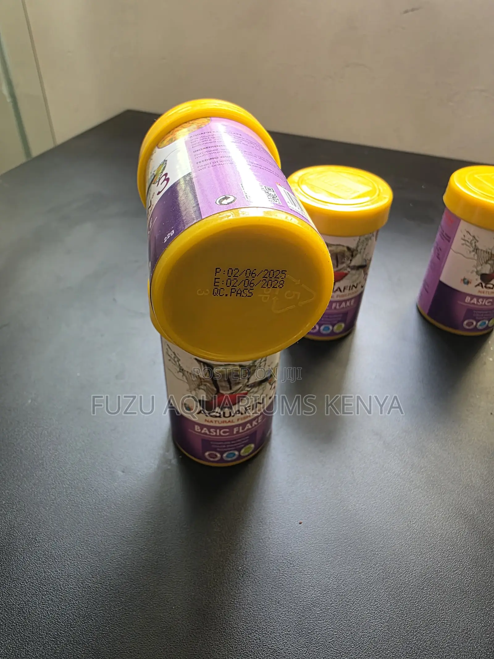 Color-Enhancing Fish Flakes – Shine Like Never Before