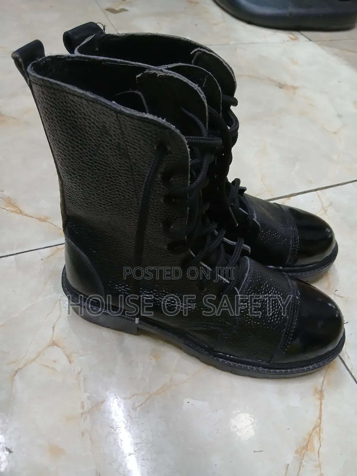 Male Security Boot at 2000