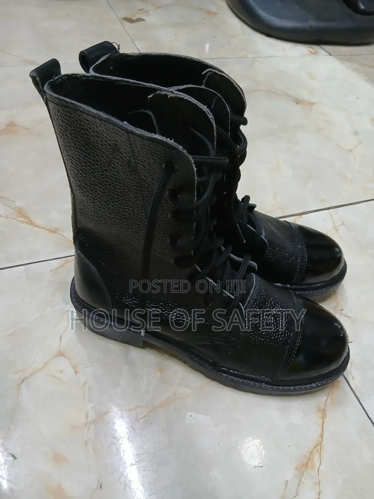 Male Security Boot at 2000