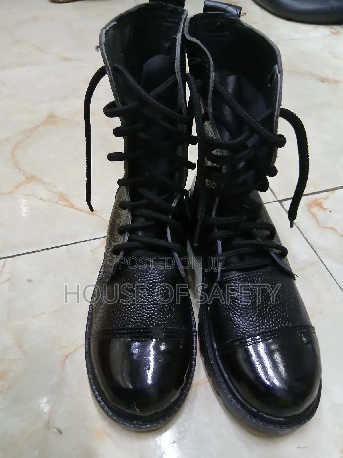 Male Security Boot at 2000