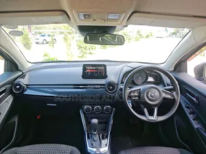 Mazda Demio 2018 Silver
