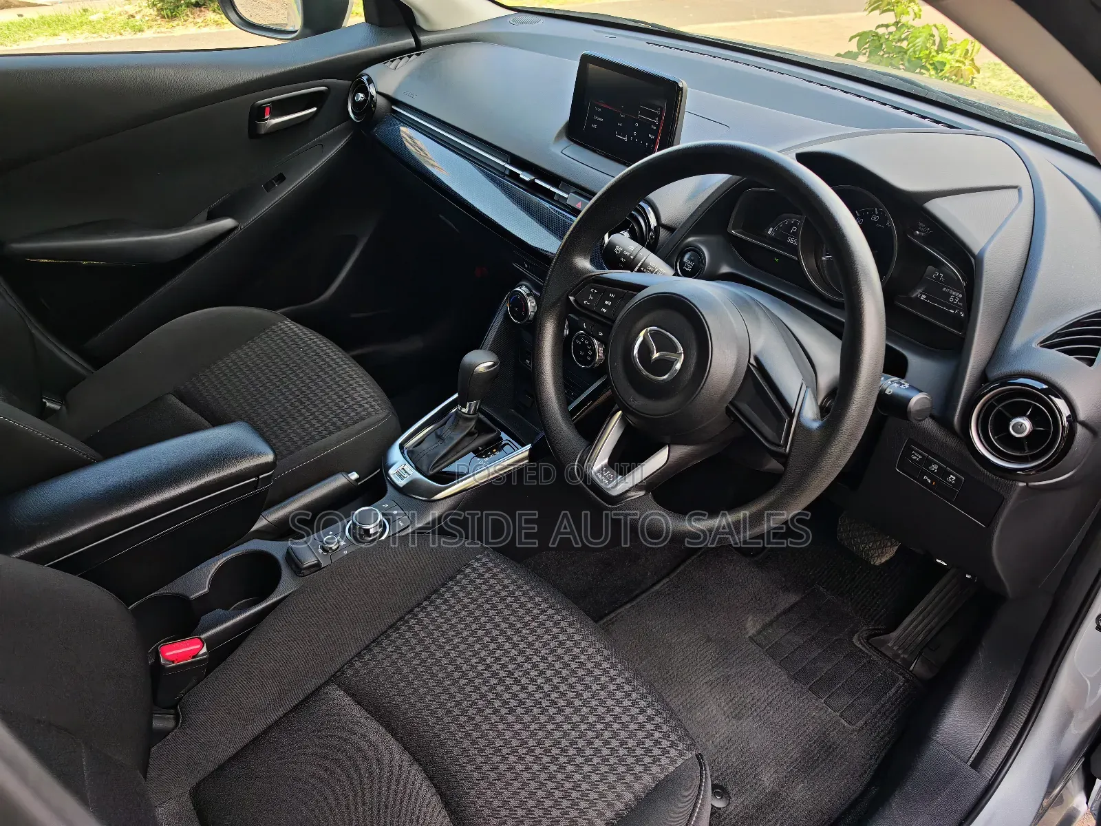 Mazda Demio 2018 Silver