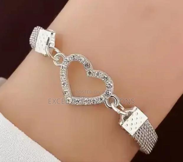 Adjustable Open Heart Bracelet - thumbnail 2
