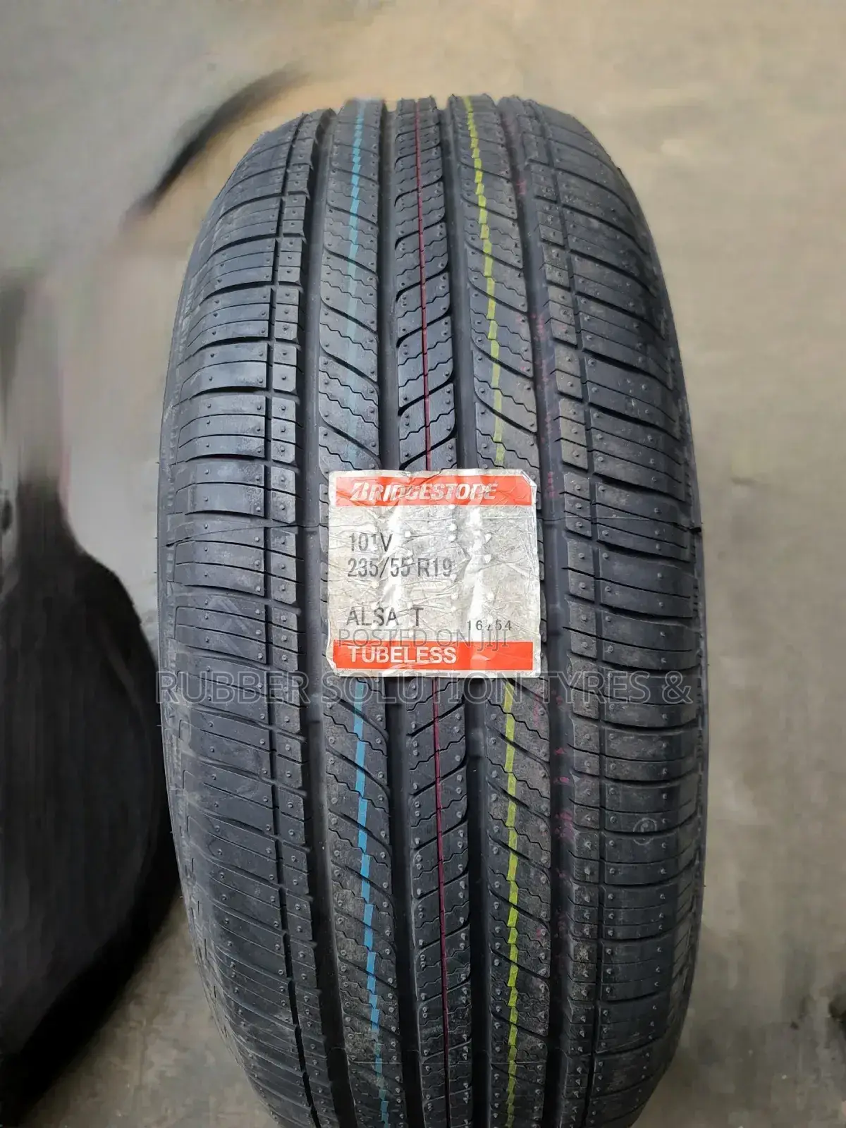 235v/55 R19 Bridgestone Tyres 101 V