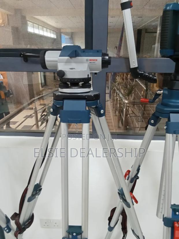 Bosch Gol 32d+ Dumpy Level Set - main view