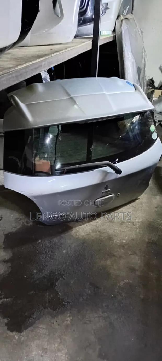 Mitsubishi Mirage 2006 Boot