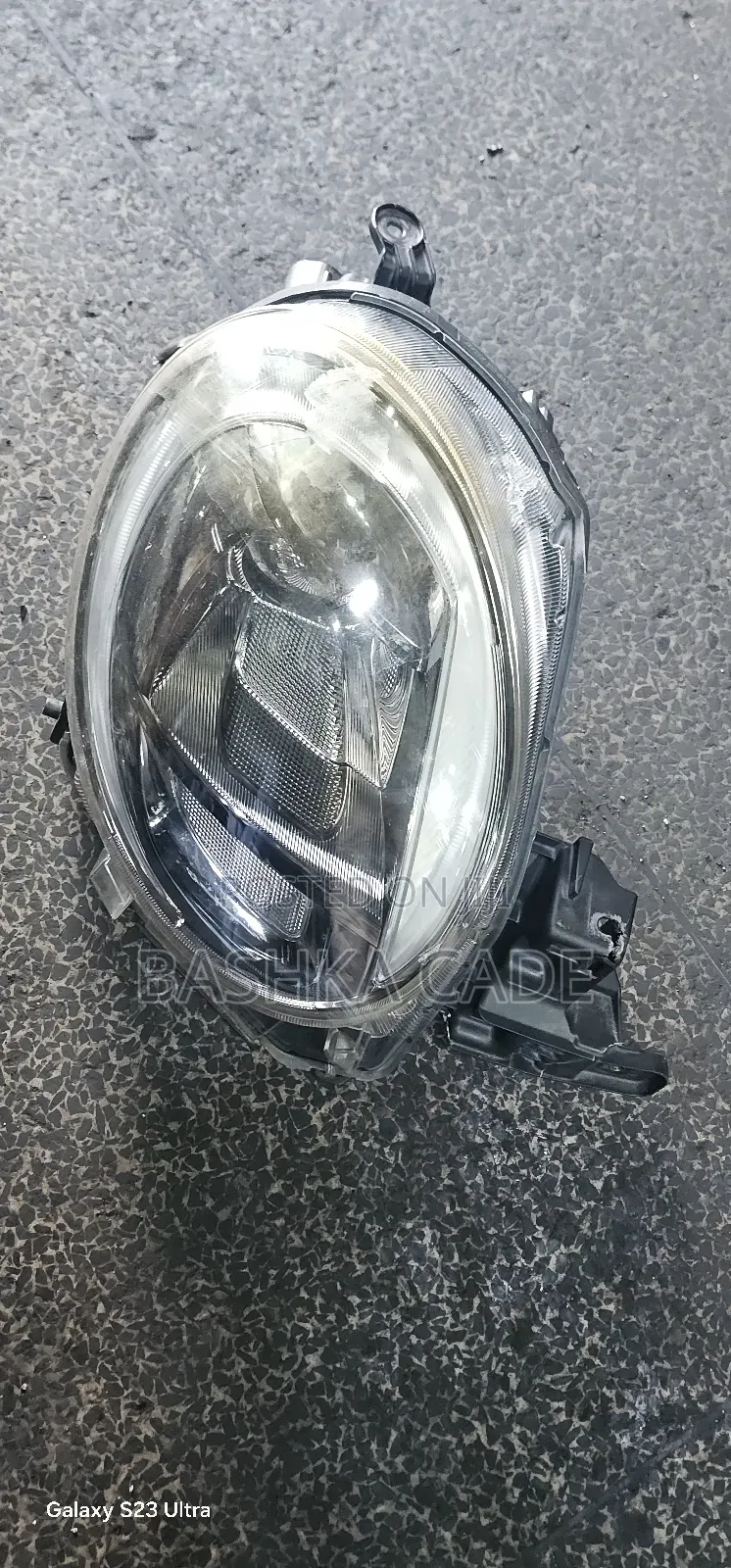 Daihatsu Cast Headlights