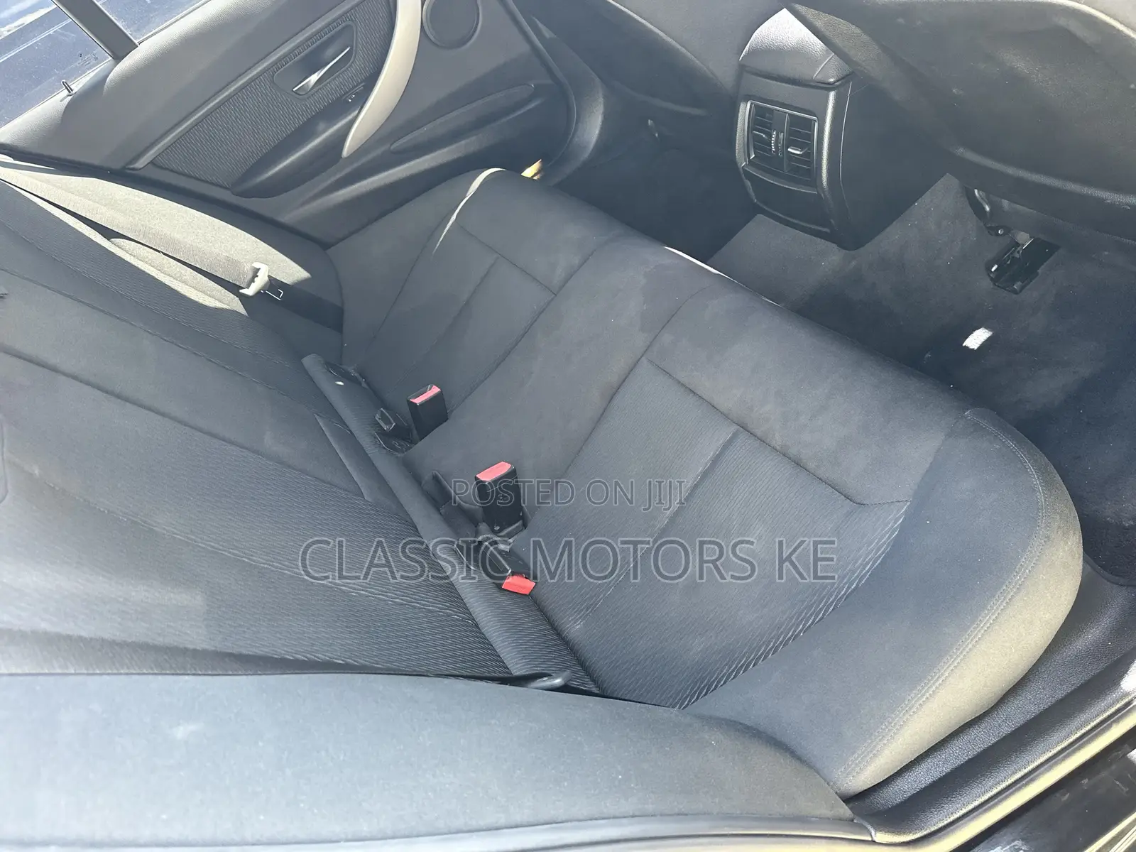 BMW 320i Sedan RWD 2017 Black