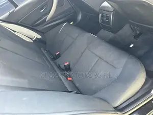 BMW 320i Sedan RWD 2017 Black