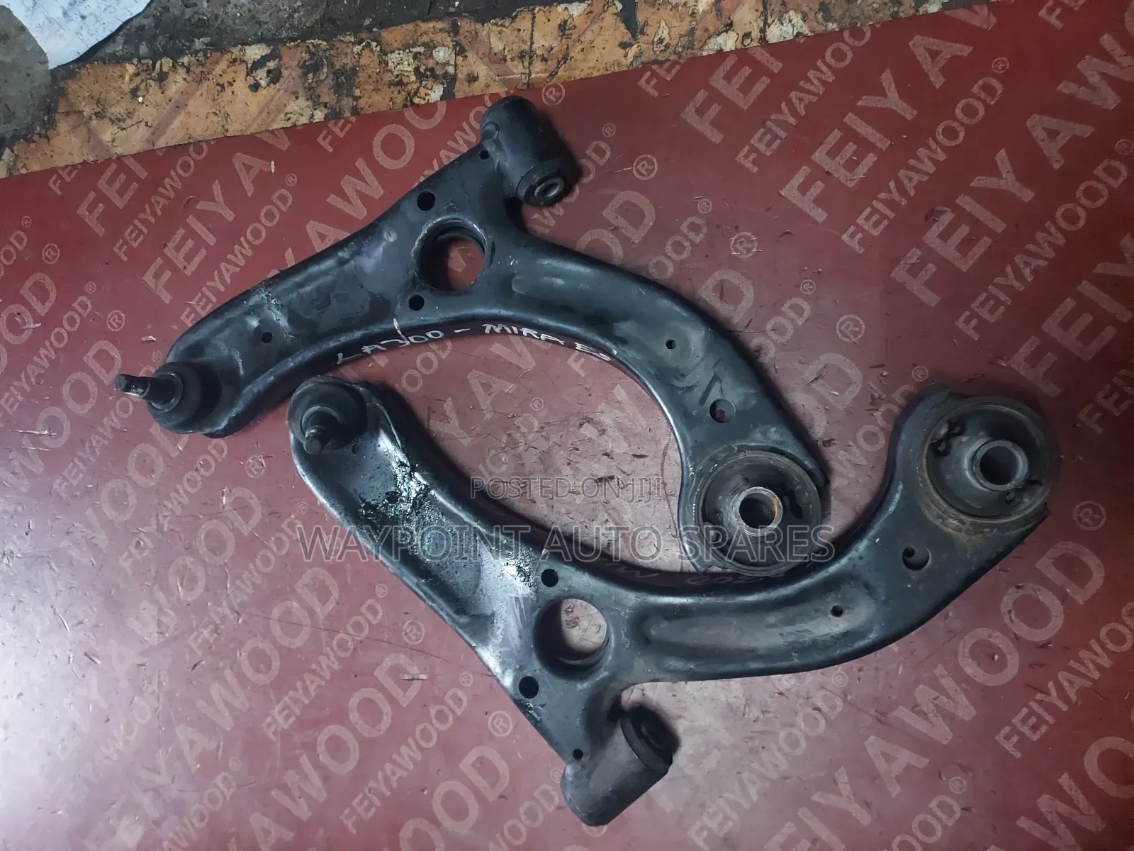 Front Arm Daihatsu Mira E5