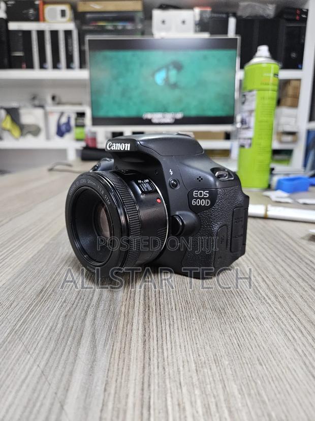 Canon Eos Rebel 600d +50mm STM