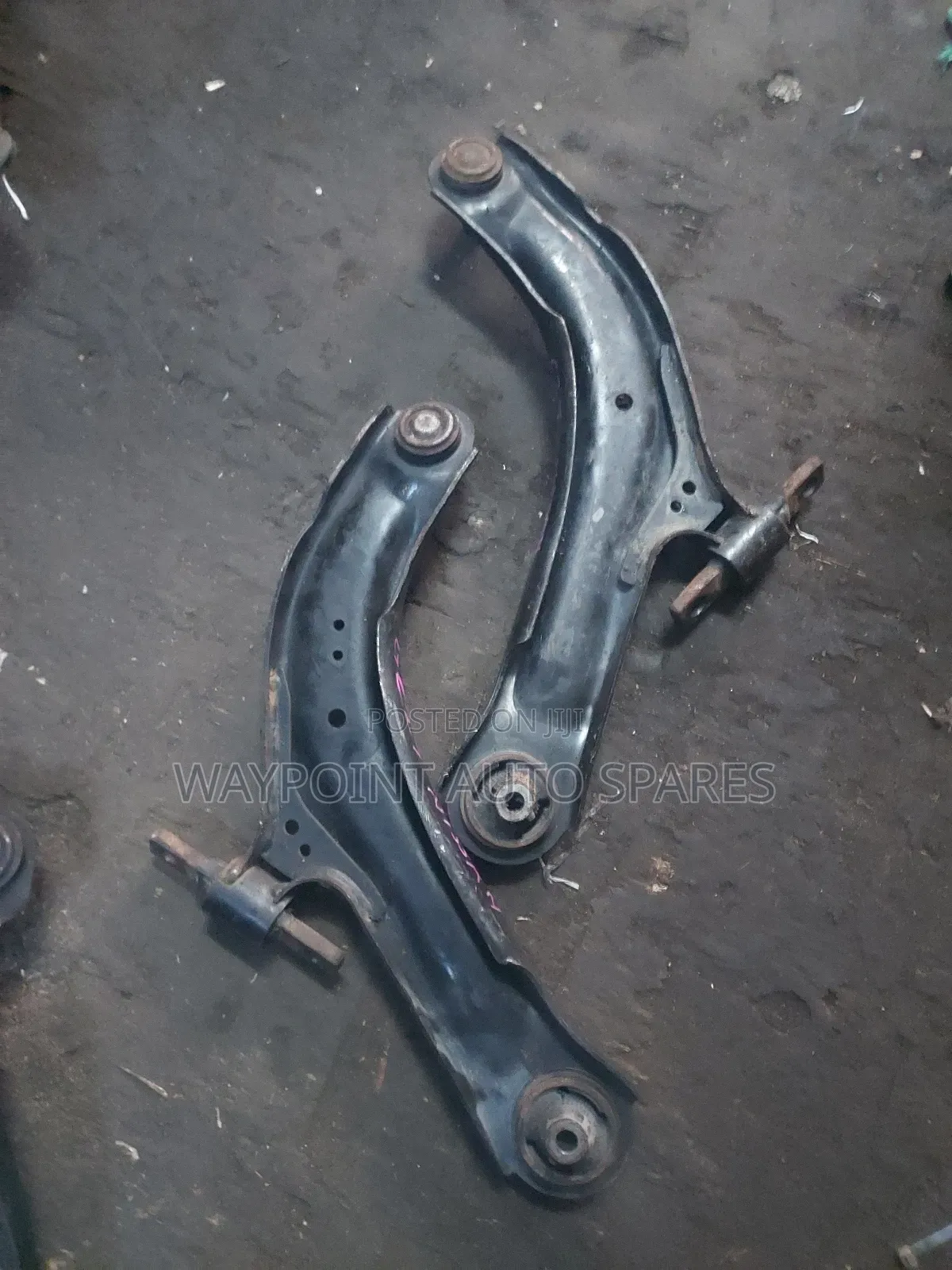 Front Arms Nissan Serena