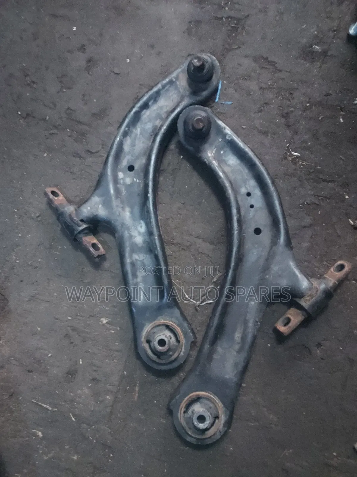 Front Arms Nissan Serena