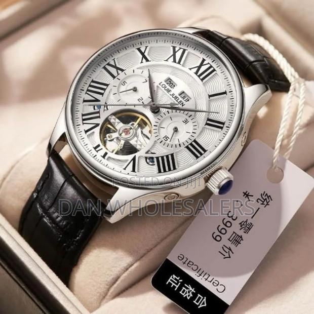 Luoie Juelen White Dial With Roman Numerals Men's Watch