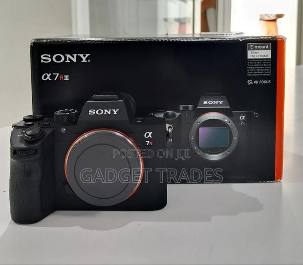 Sony A7r Iii Mirrorless Camera(Open Box)