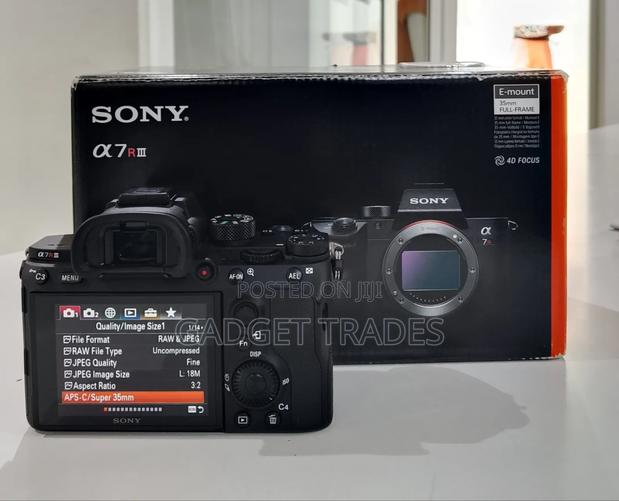 Sony A7r Iii Mirrorless Camera(Open Box) - thumbnail 3