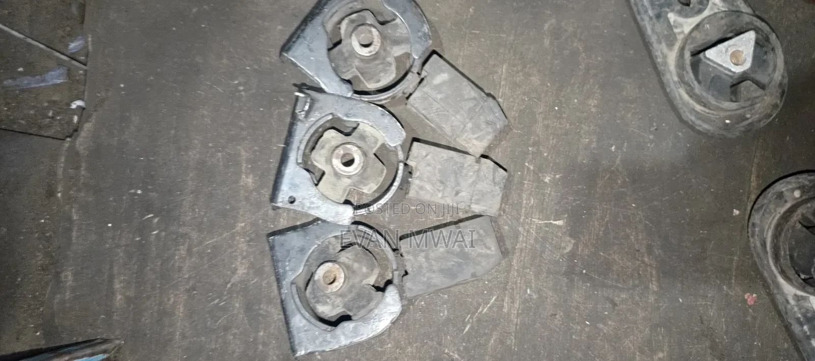 Toyota Fielder Gearbox Mounting