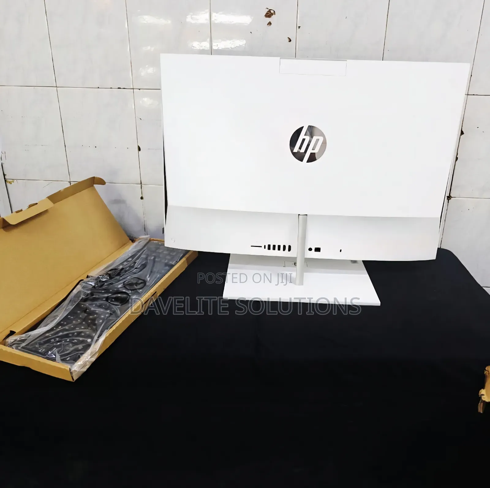 New Desktop Computer HP Pavilion 27 8GB Intel Core I5 SSD 256GB