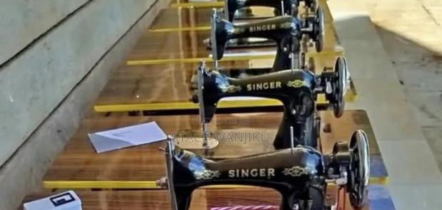 Complete Singer Sewing Machine