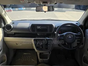 Toyota Passo 2017 Silver
