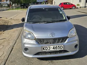 Toyota Passo 2017 Silver