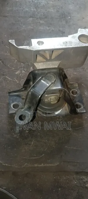 Nissan Tilda Note Wingroad Nv200 Engine Mounting