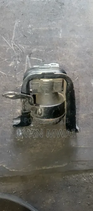 Toyota Wish 2005 Gearbox Mounting