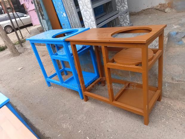 Kitchen Table. 6 Kg Gas Top Framed - main view
